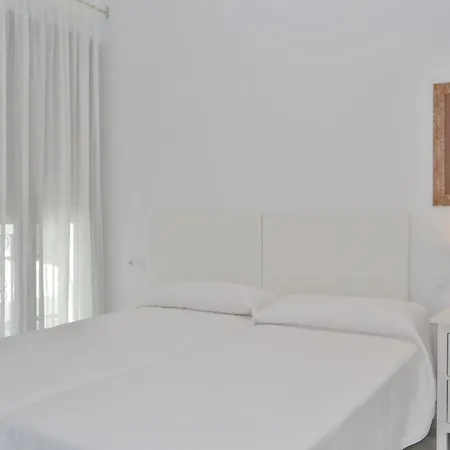 Cruz Conde Apartment *