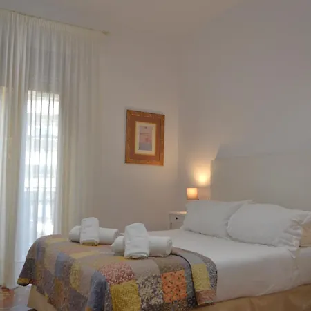 Cruz Conde Apartment Cordoba