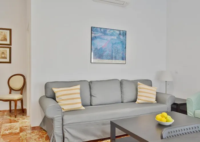 Sunshine Cruz Conde Apartment *