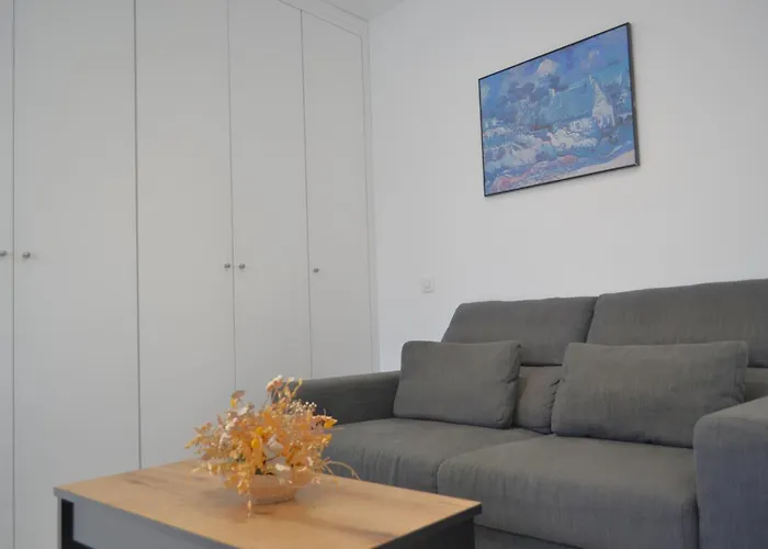 Sunshine Cruz Conde Apartment *